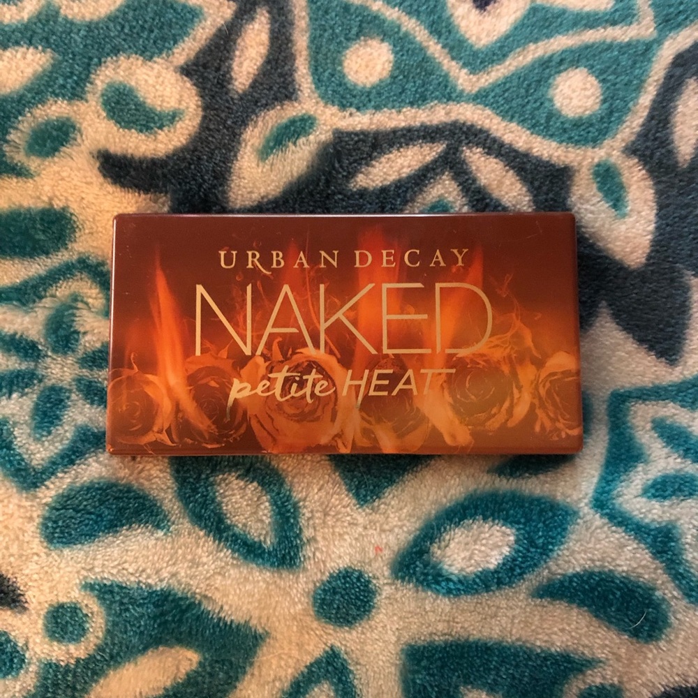 Mini urban decay petite heat palette